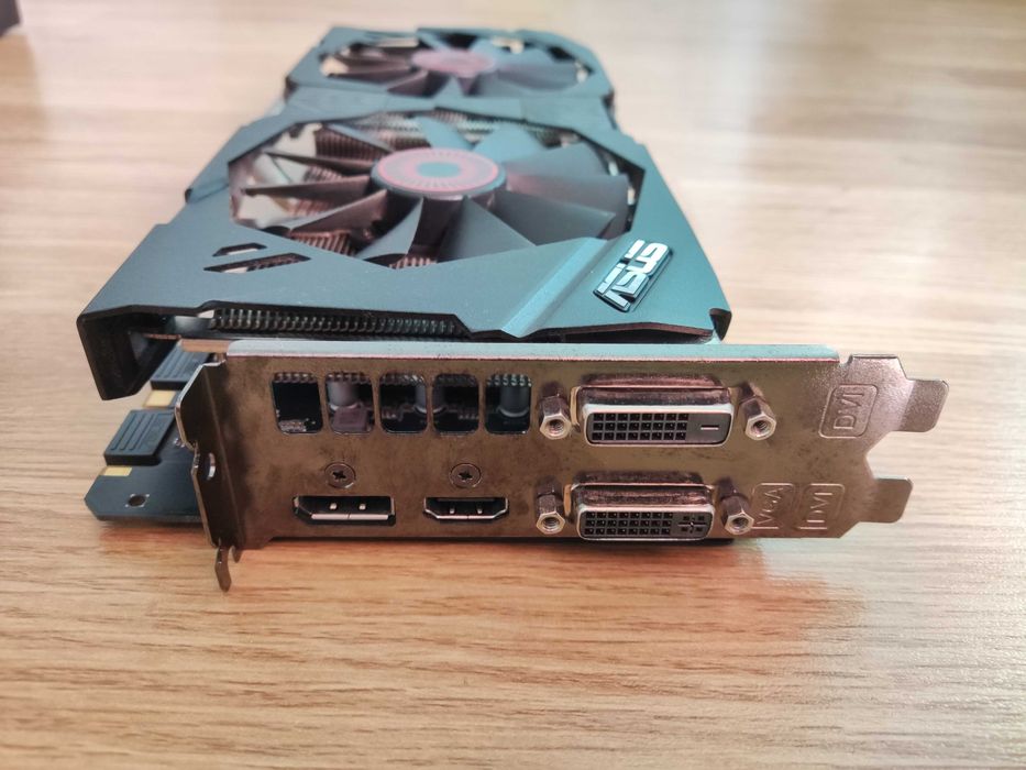 Placă video NVIDIA GeForce GTX 970 4GB – stare foarte bună