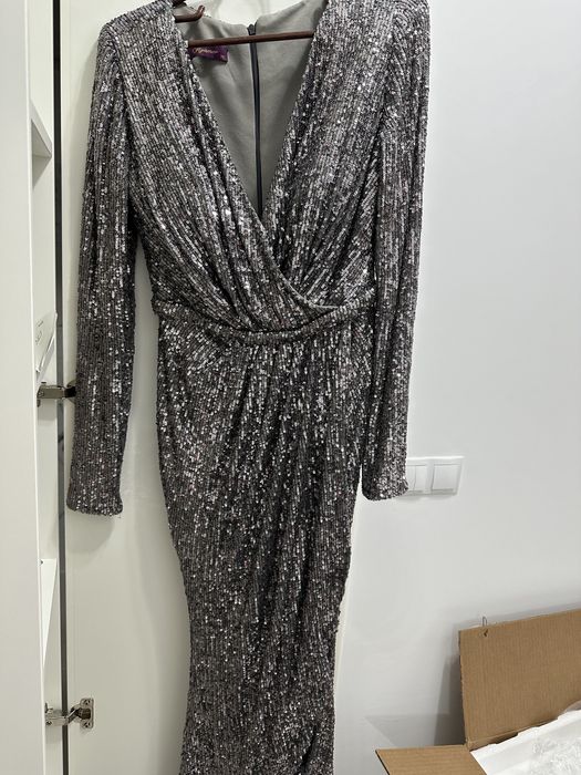 Vand rochie de seara, gri cu paiete