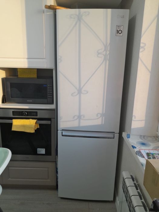 Продам холодилник LG