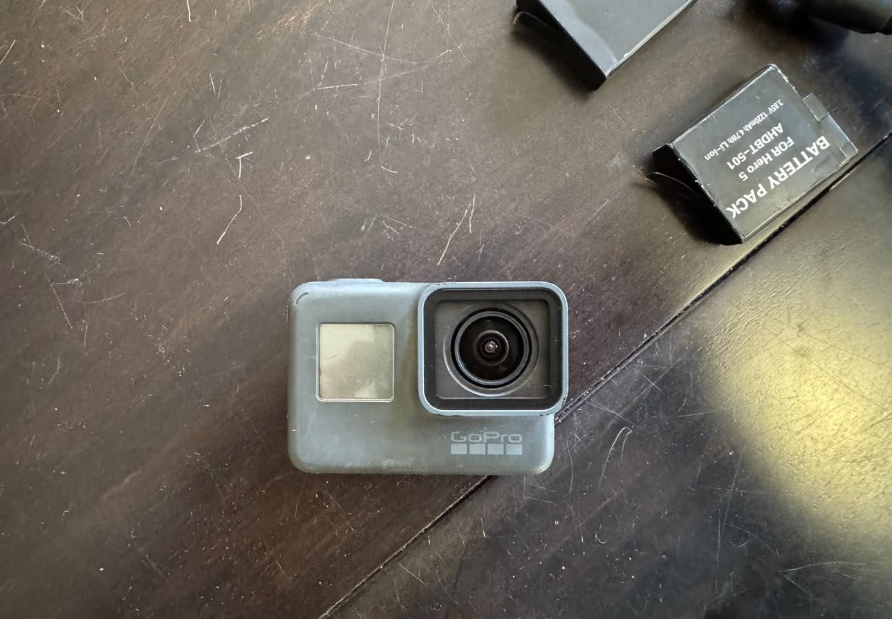 Екшън камера GoPro Hero 5 Black + mic adapter + аксесоари