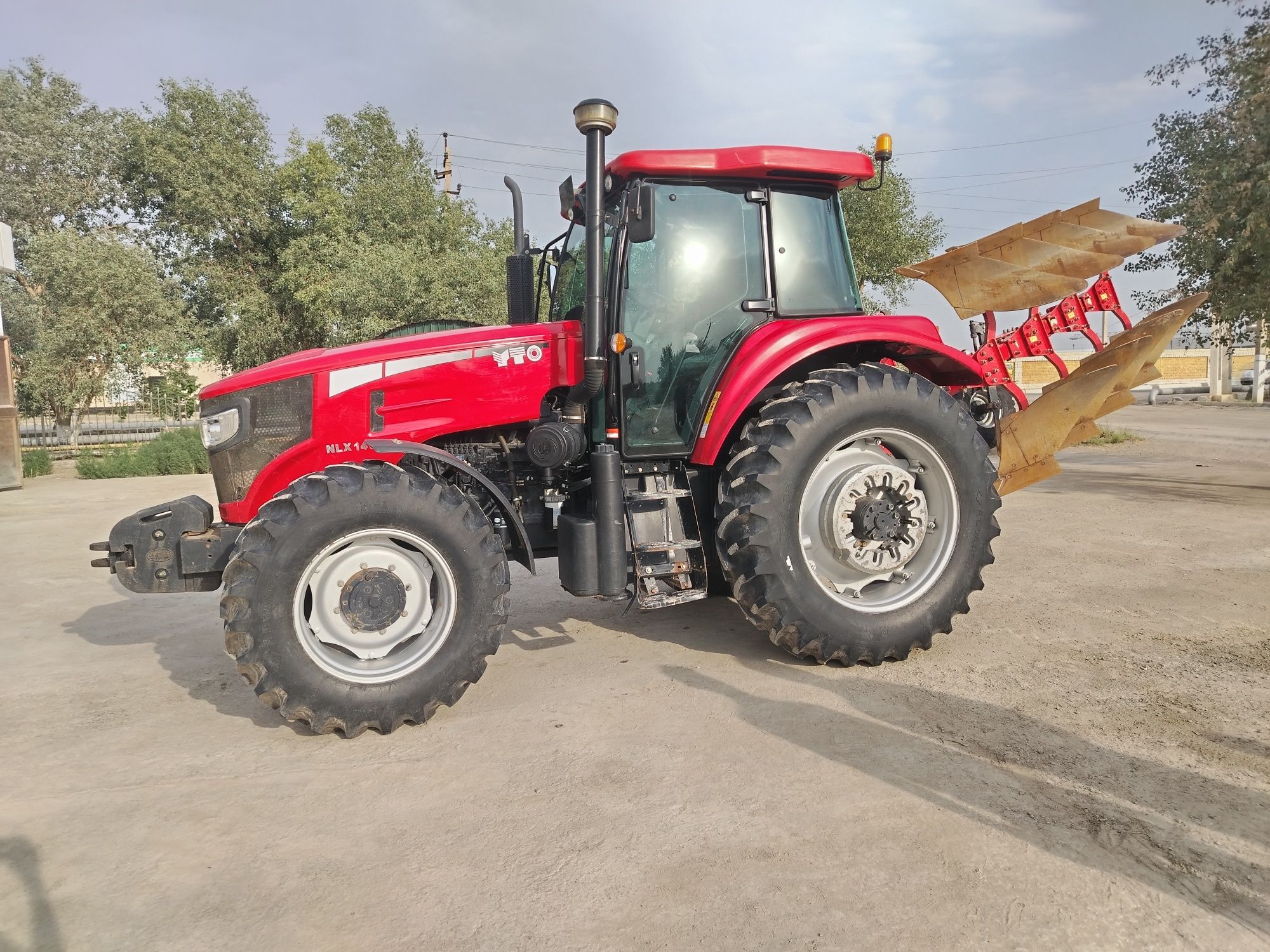 Трактор продаётся (YTO 140 л.с.)