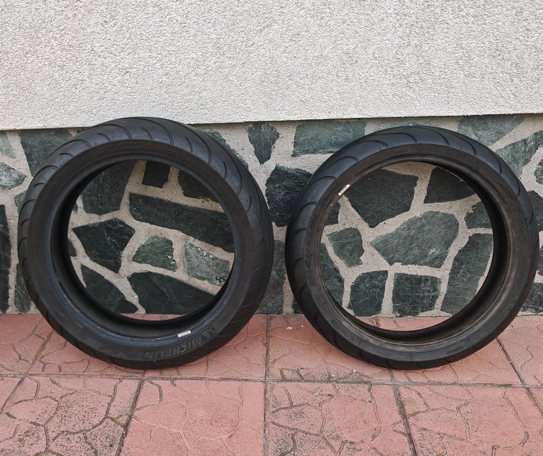 Мото гуми Michelin 160/60 17 и 120/70 17 dot18