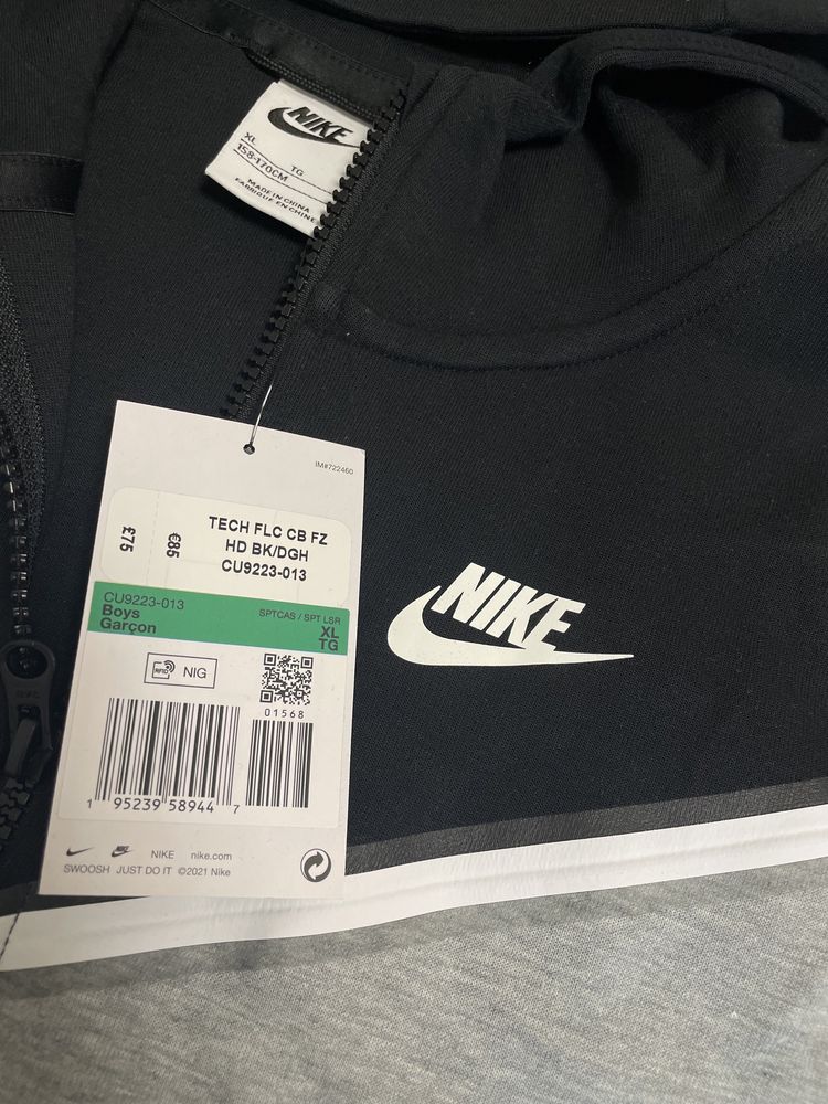 NIKE TECH FLEEECE hoodie (158-170 см.)