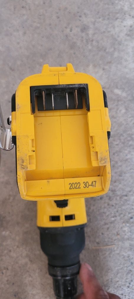 Dewalt DCF622 ..