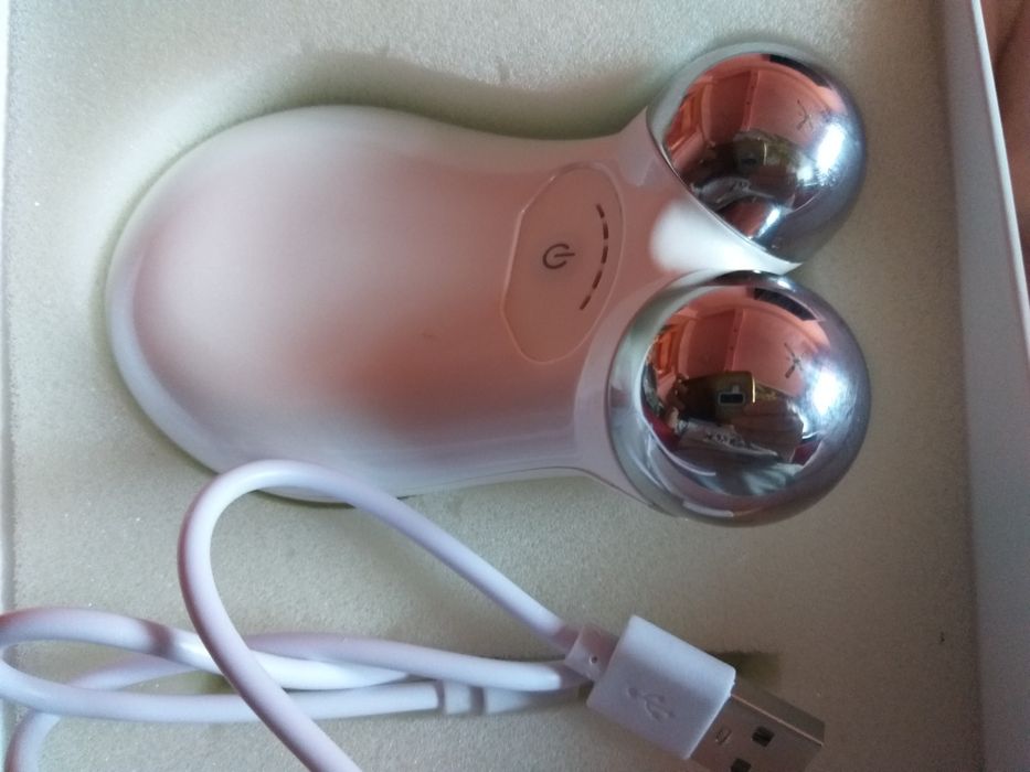 Aparat de lifting facial