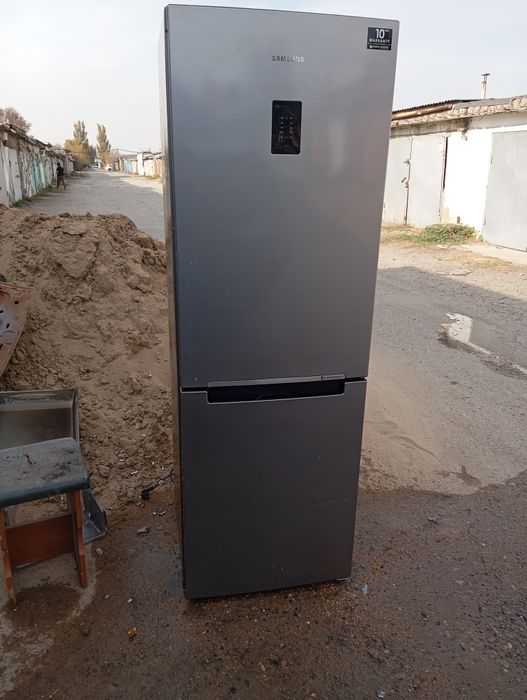 Продам холодильник