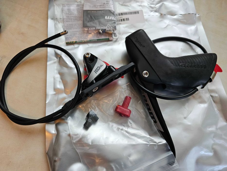 Frana disc fata Sram Rival 1 1000 cursiera Noua hidraulica Flatmount