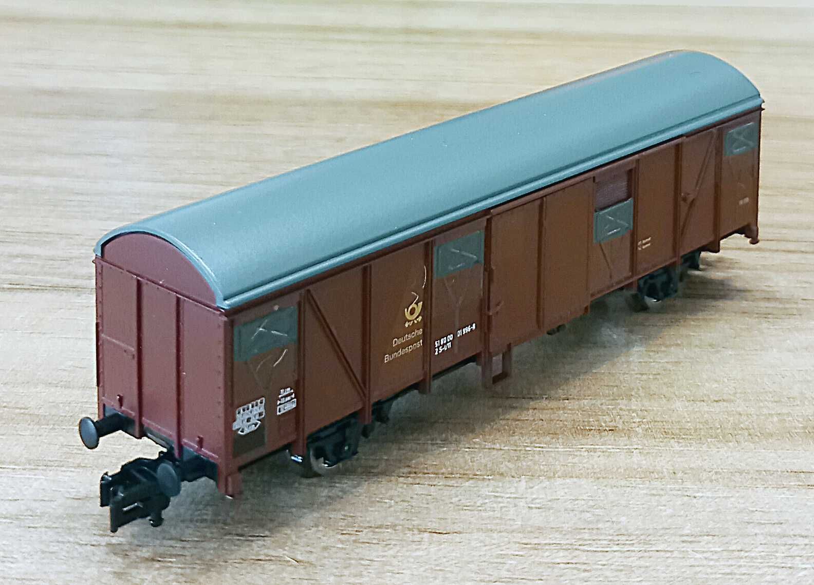 Вагони на Fleischmann 831513 - N - DB - Post - червен - чисто новиPiko