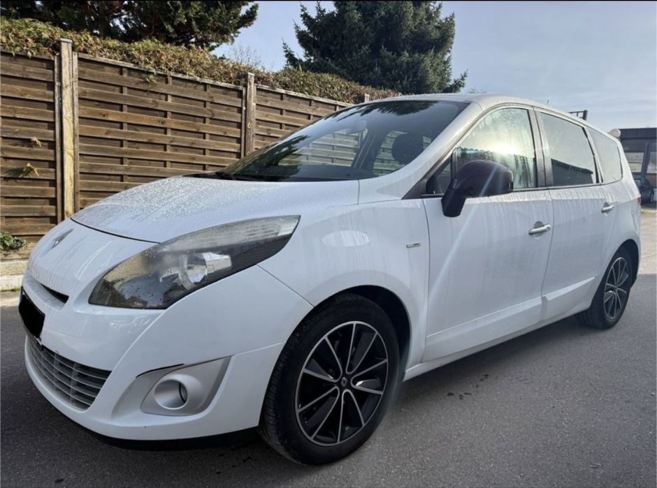 Dezmembrez Renault Scenic 2011 1.9 euro 5