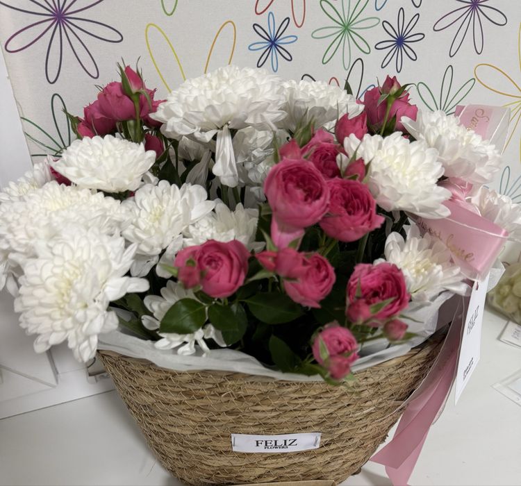 Цветы. Кашпо. Цветы в корзине.