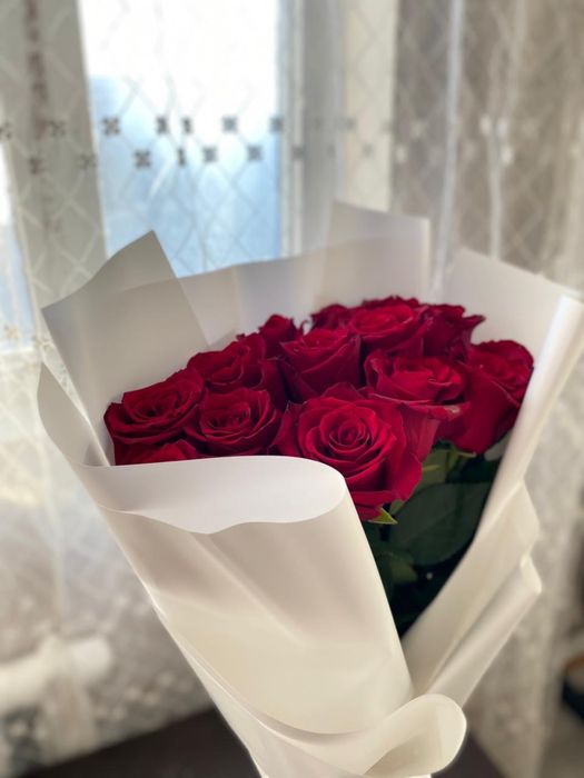 Продам розы метровые