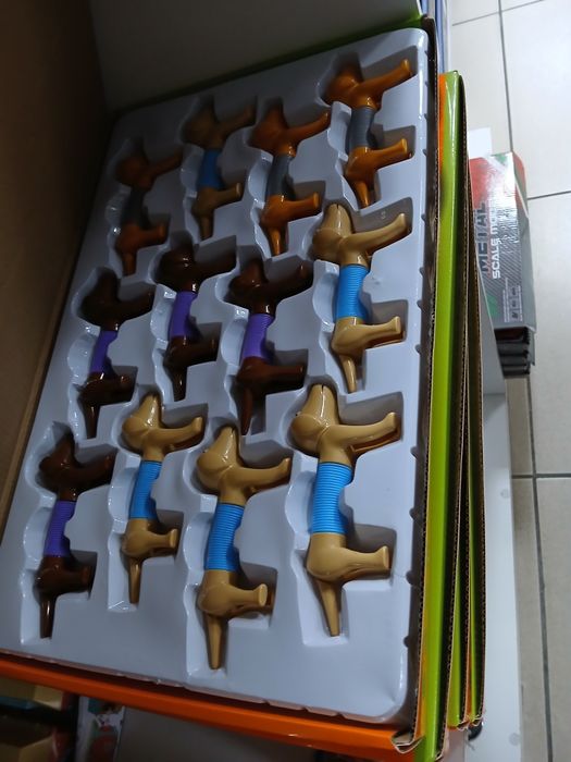 Продам! Новый. Игрушки. Гофра- собака. ул. Валиханова 167.