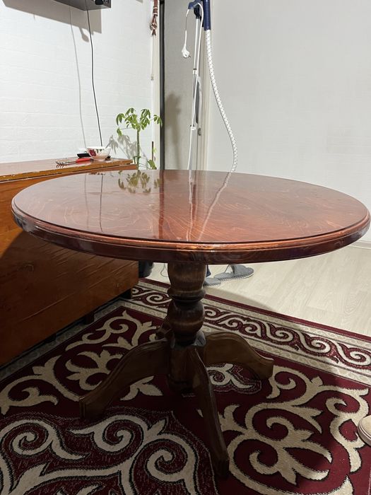 Кухонный стол качественный