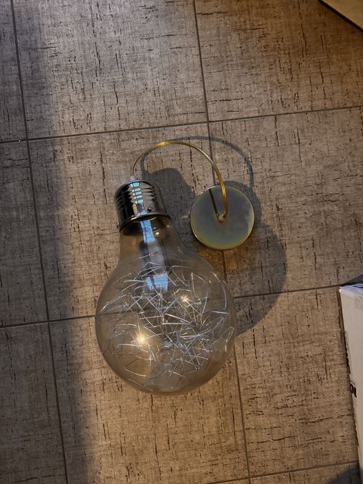 Corp de iluminat in forma de bec