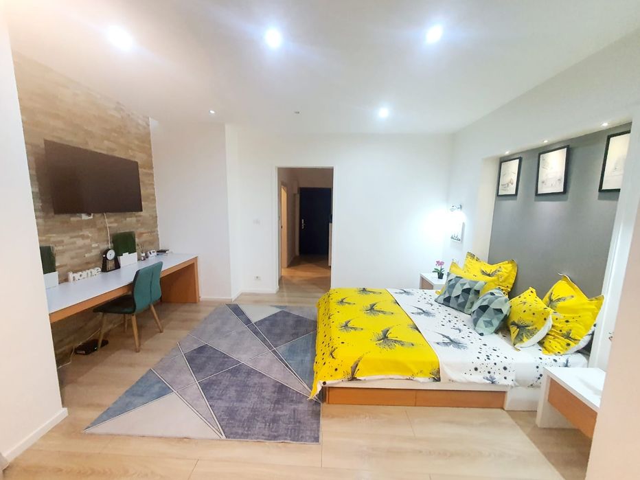 Regim hotelier, Universitate, Romana