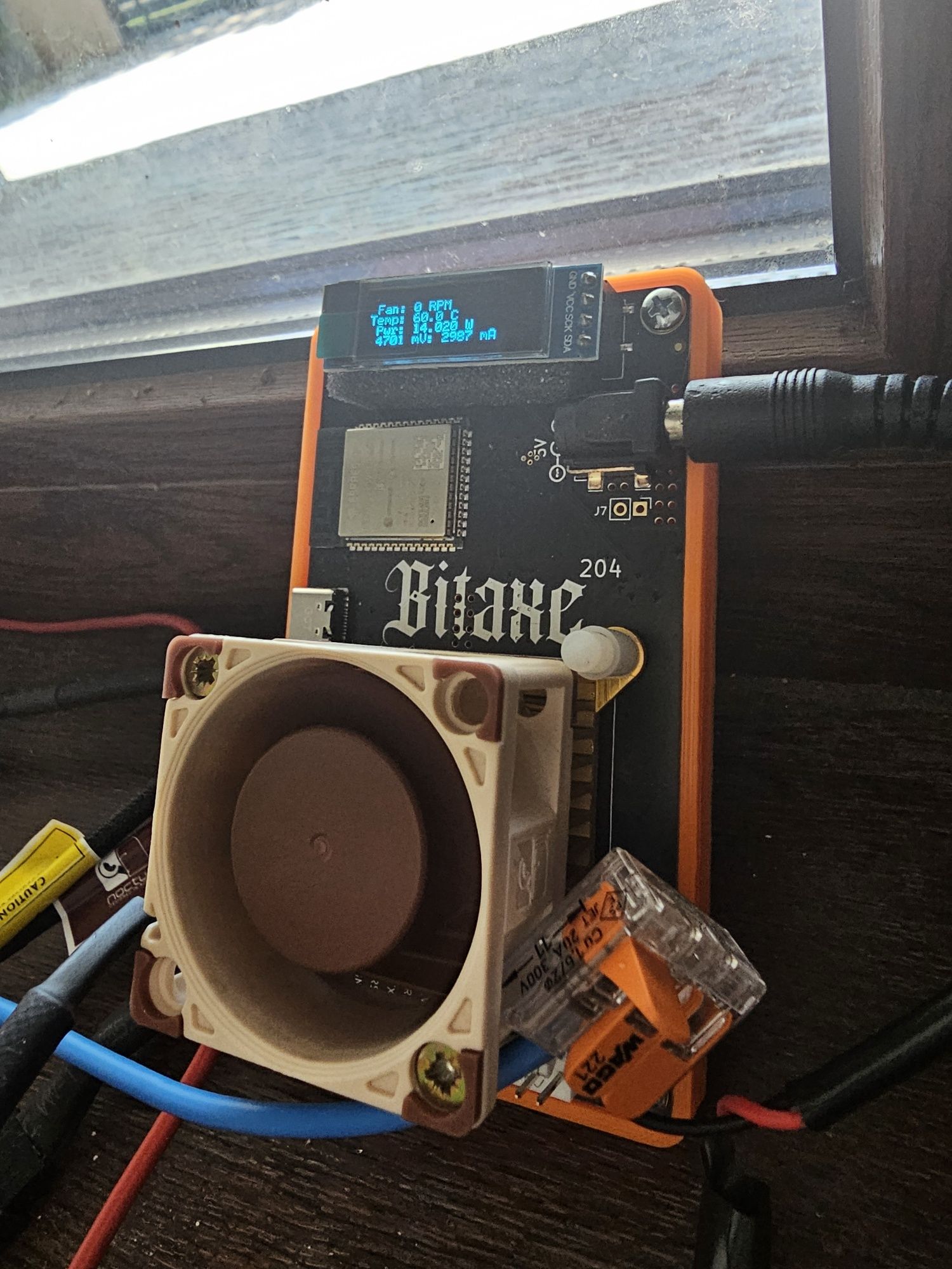 Bitaxe Ultra – ASIC Bitcoin solo miner (BM1366)