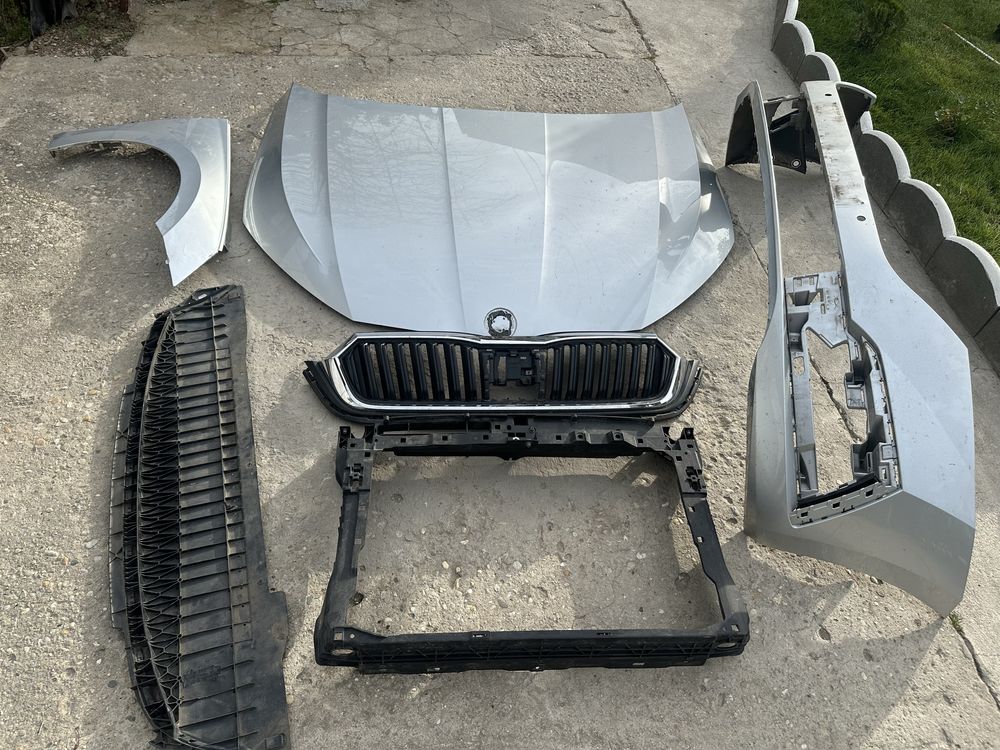 Capotă motor.tragher.bară față.aripă dreapta fată skoda octavia 4.