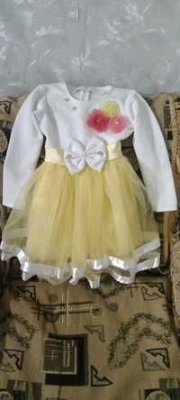 Платье светлое нарядное для девочки 2-4 лет