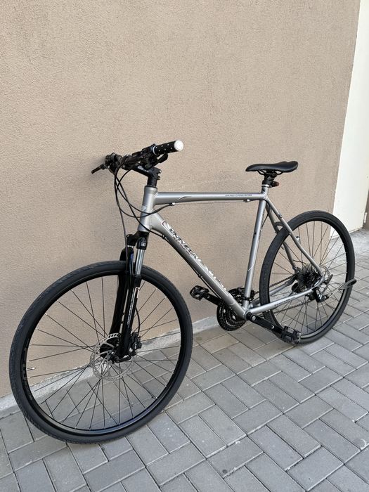 Bicicleta UNIVEGA TERRENO 300, cadru aluminiu.