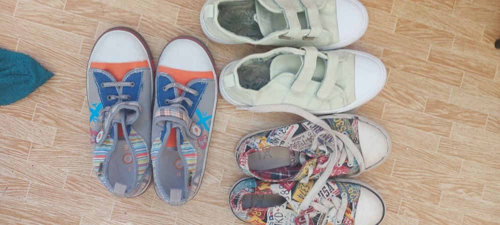 Продам обувь для девочки