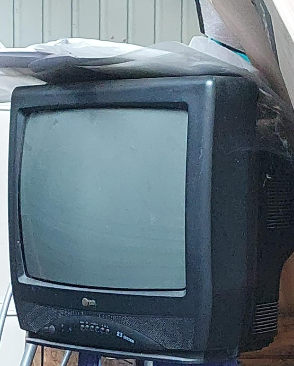 телевизор LG черный