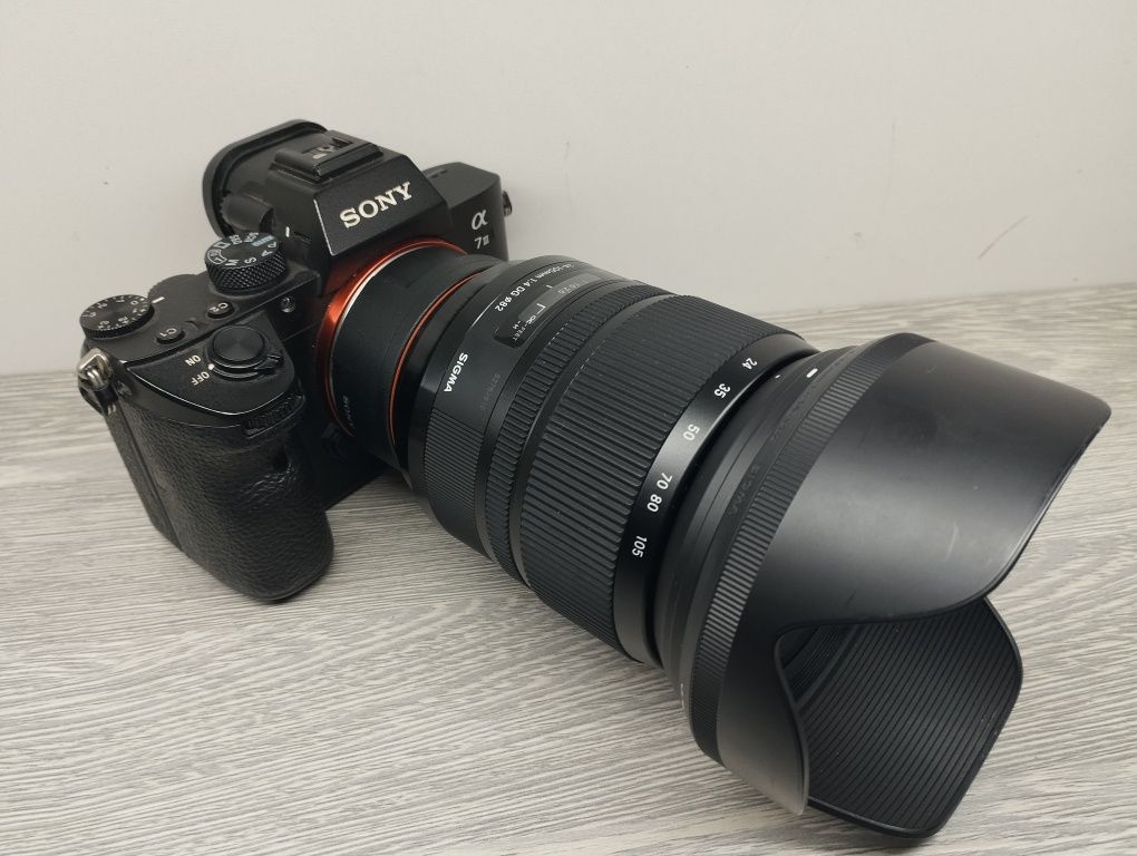 Sony Alpha A7 3, Sigma 24-105 obyektiv bilan 
Sony 24-105 E MOUNT bila