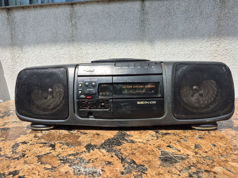 Radio Casetofon cu CD marca Sanyo,model MCD 216L,made in Germany