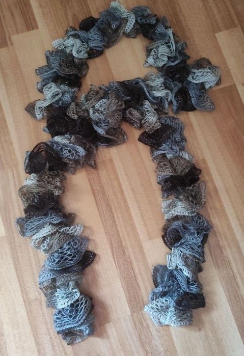 Esarfa lunga gri cu maro