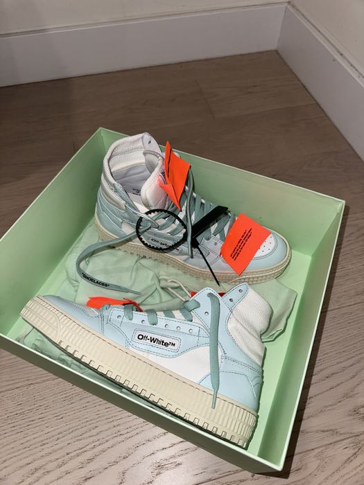 Adidași Off-White