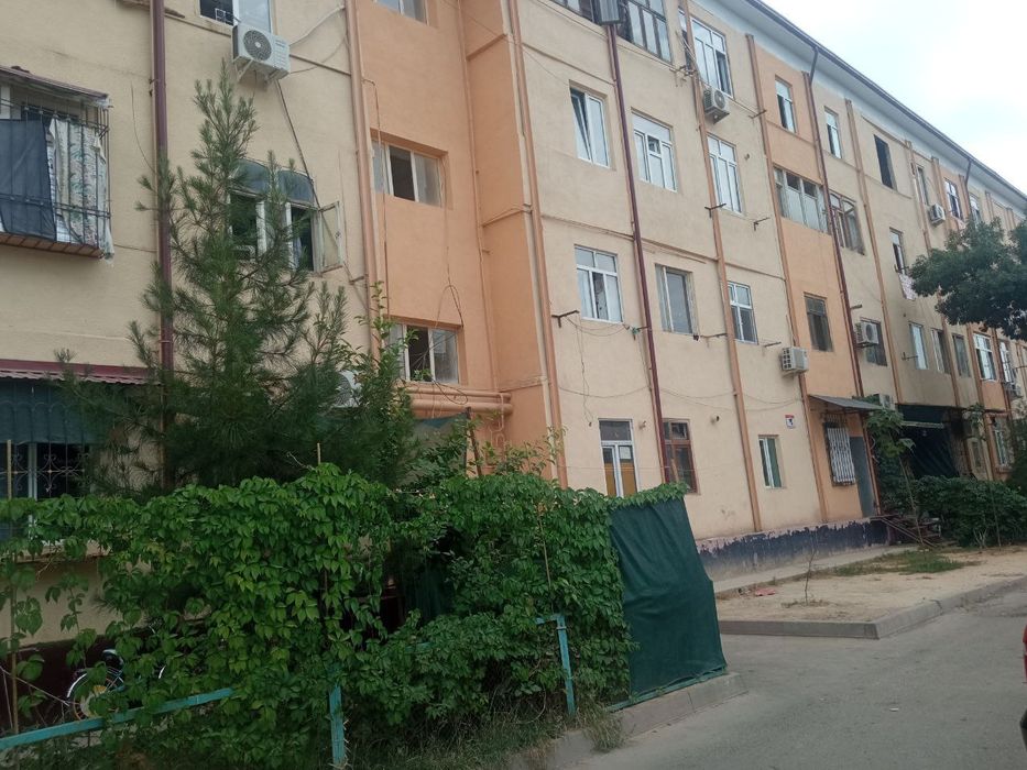 Продаю 1/3/4 бывшая общага на Карасу 6