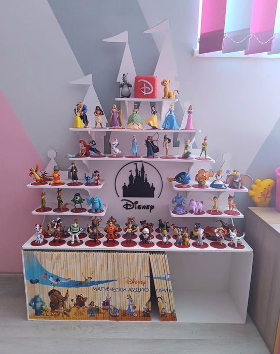 Етажерка Disney Замък за Магически Аудио Приказки – книги и фигурки.