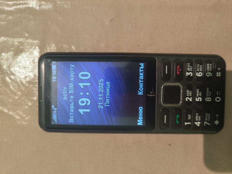 Продам кнопочный телефон