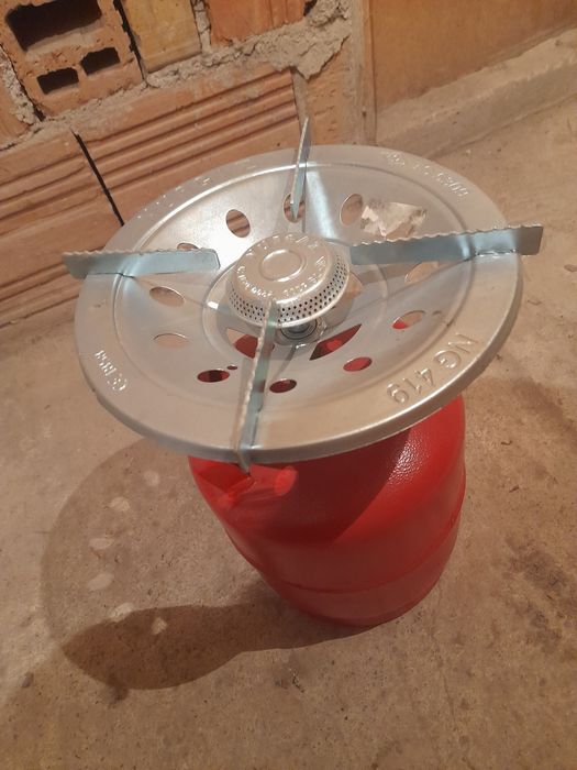 Продавам газов туристически котлон