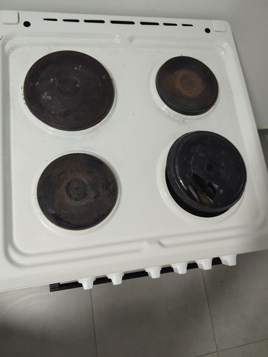 Elektrogaz plita sotiladi