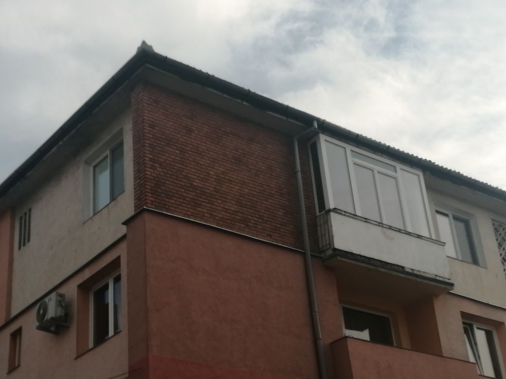 Vând apartament cu doua camere