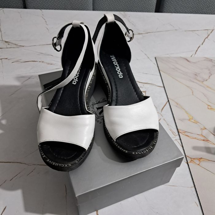 Обувь женский.  Кожанный отличного качества.   Удобный фасон.