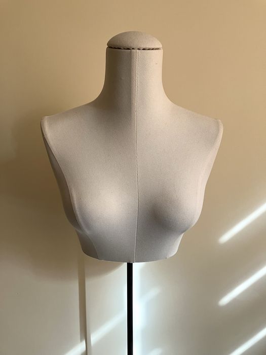 Подарявам манекен