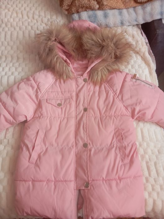 Продам куртку для девочки