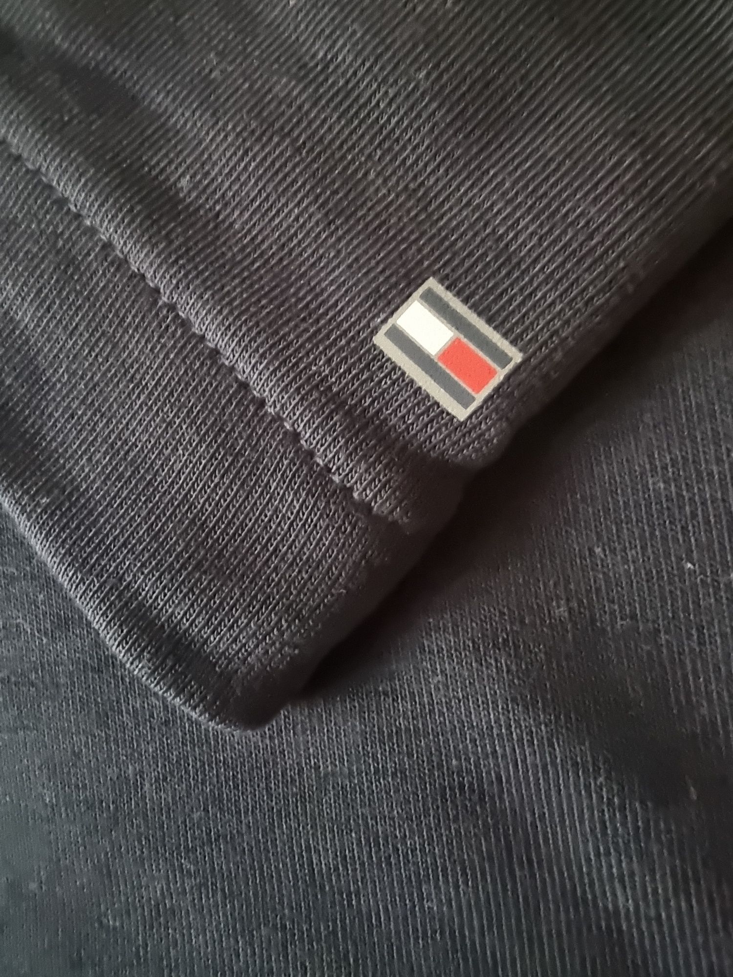 Vând bluza originala Tommy Hilfiger dama