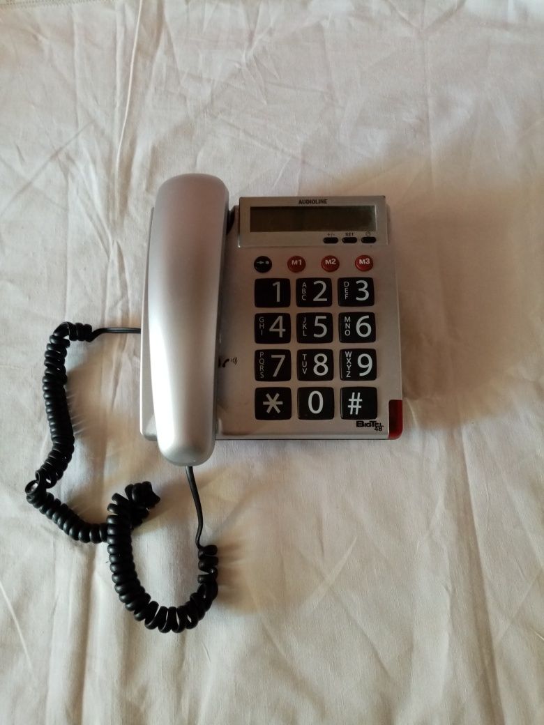 Telefon fix pentru seniori