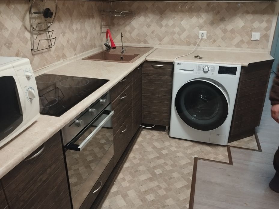 Срочно продаю кухонный гарнитур