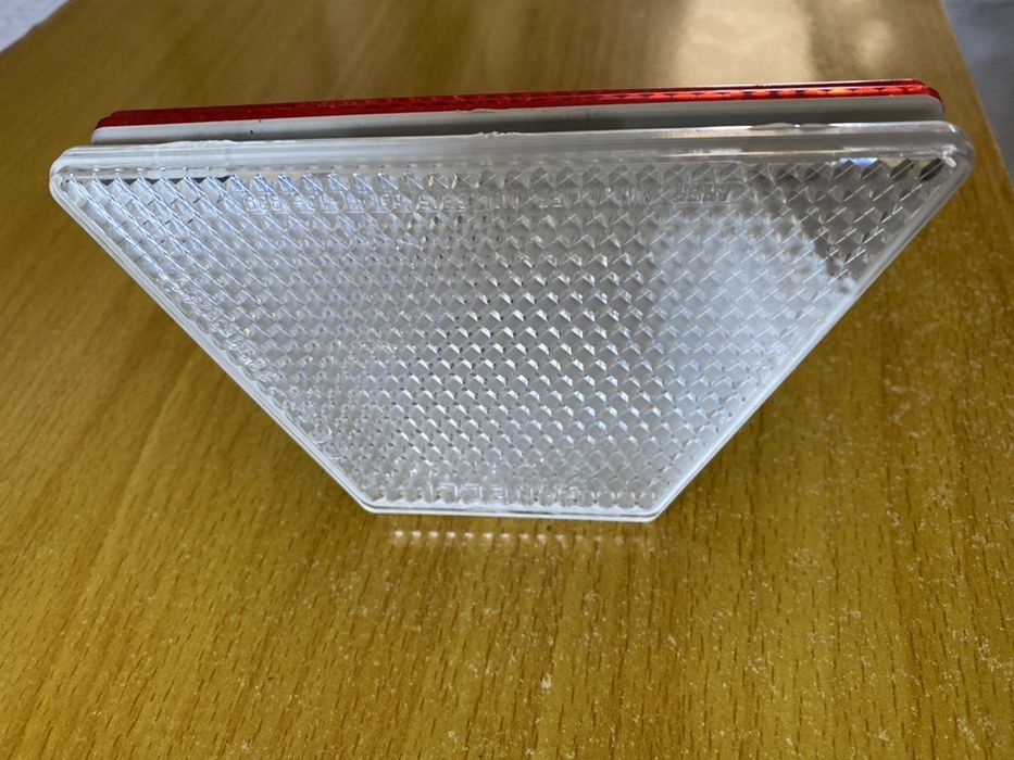 Vand catadioptri (reflectorizante pentru parapete drumuri )