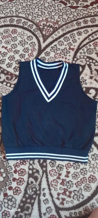 Жилет для школьницы