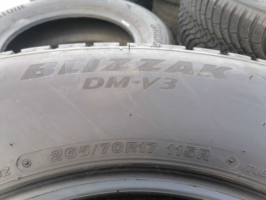 4 бр. Bridgestone 265/70R17 DOT 3722