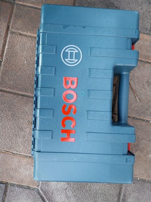 Laser BOSCH GLL 3-80  ca și nou cu 16 linii
