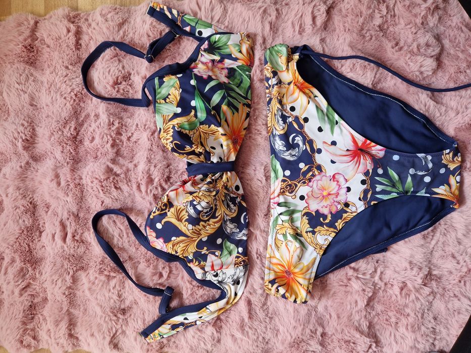 Costum de baie superb