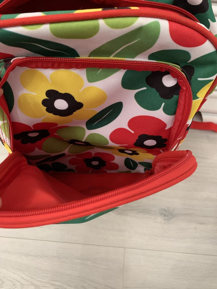 Ghiozdan de scoala floral nou