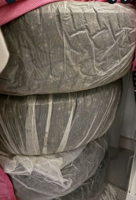 Продам зимние шины с шипами 195/65/15