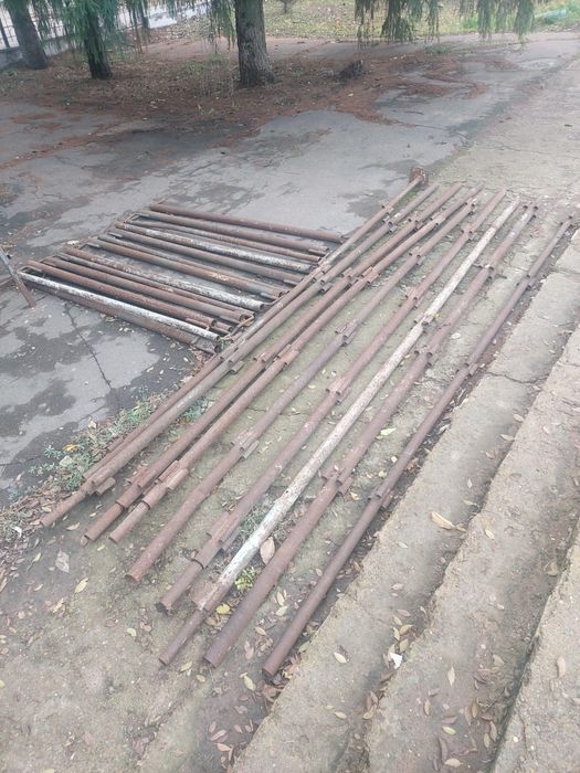 Продаются строительные леса, трубы стальные.