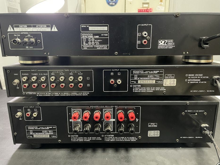 Linie Kenwood formata din final, preamplificator si tuner